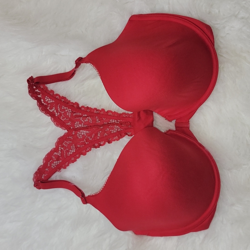 Victoria's Secret t-shirt Front Clasp Bra